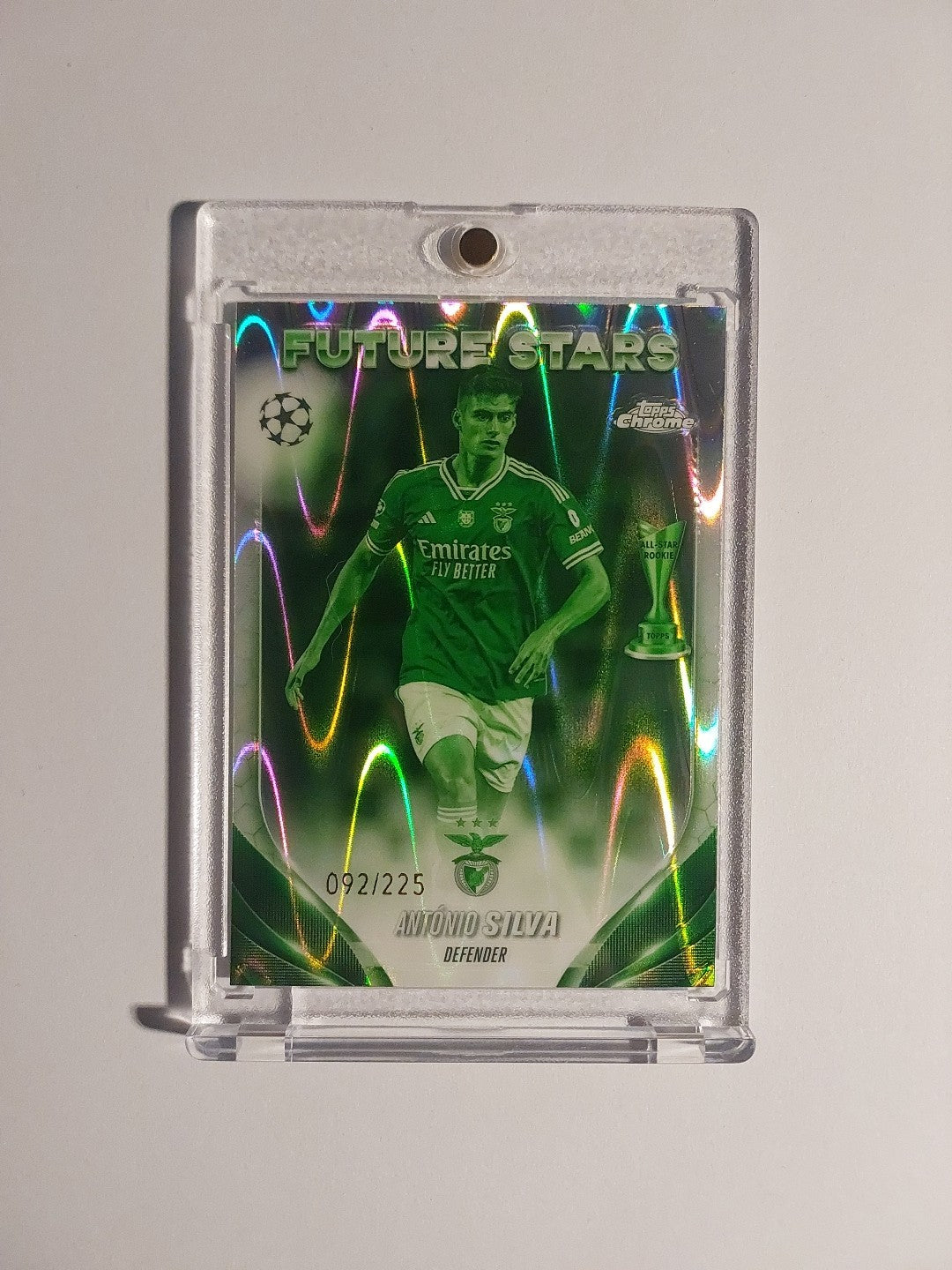 Topps UCC Chrome 2023-24 Antonio Silva Benfica Lissabon Parallel 92/225 Rookie – Bild 1