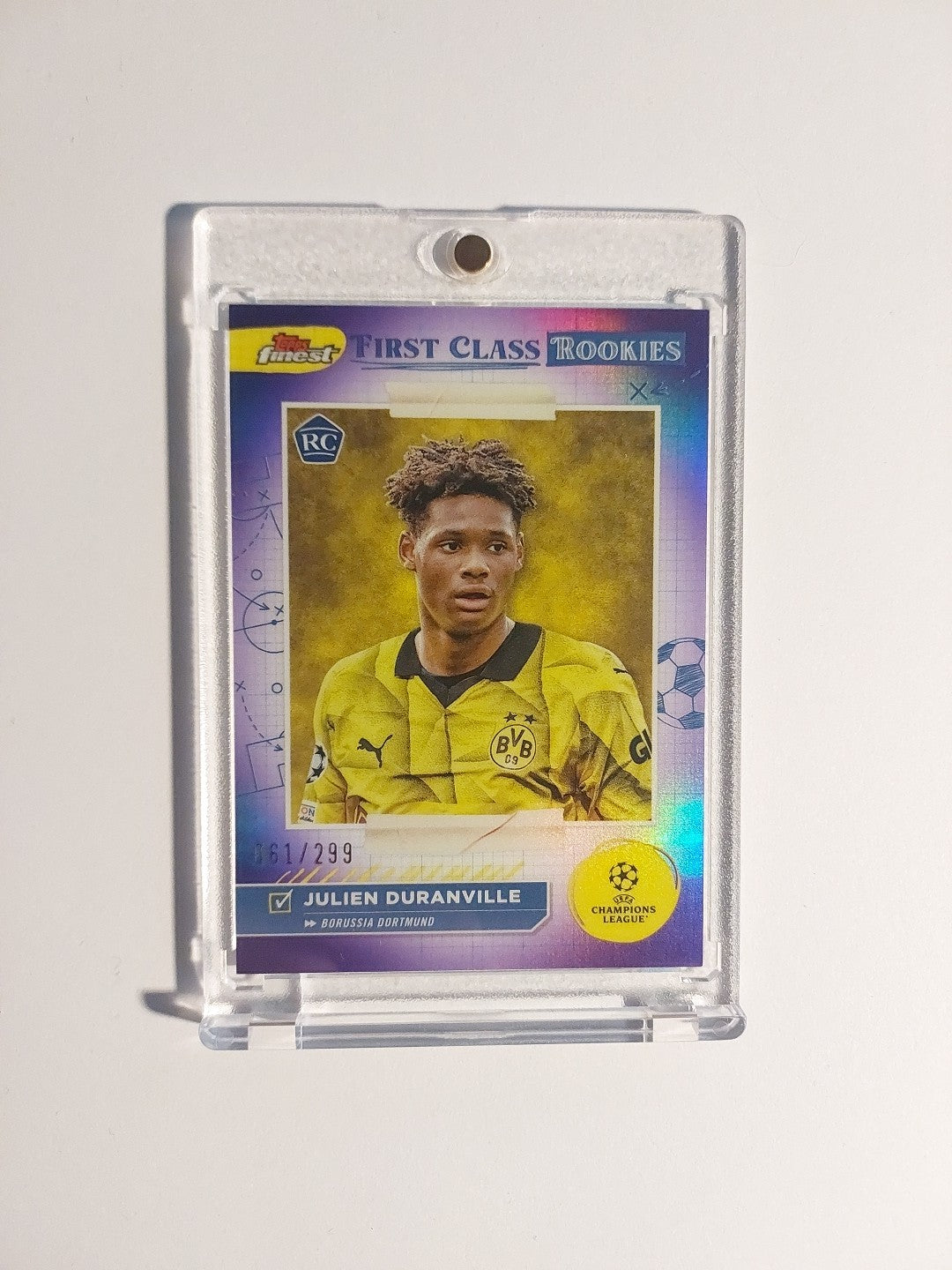 Topps Finest 2024-25 Julien Duranville Dortmund Parallel 61/299 Refractor Rookie – Bild 1
