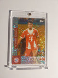 Topps Bayern Team Set 2025-26 Aleksandar Pavlovic Parallel 7/25 Refractor Ultra – Bild 1