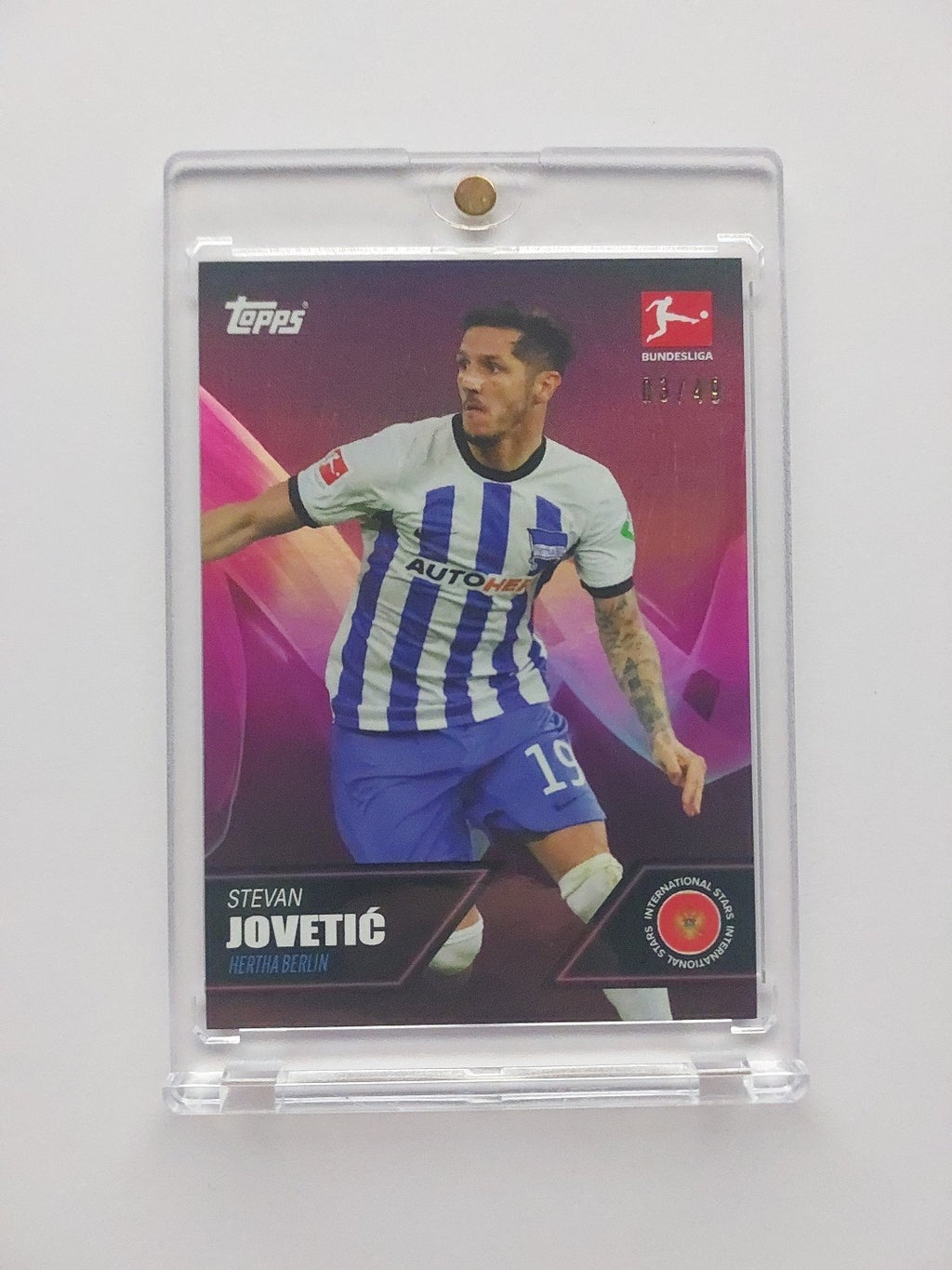 Topps Bundesliga 2022-23 Stefan Jovetic Herta Nummeriert 3/49 Parallel Refractor – Bild 1