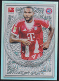 Topps Chrome 2025-26 Jonathan Tah FC Bayern München Parallel Rare Nr. OR-2 – Bild 1