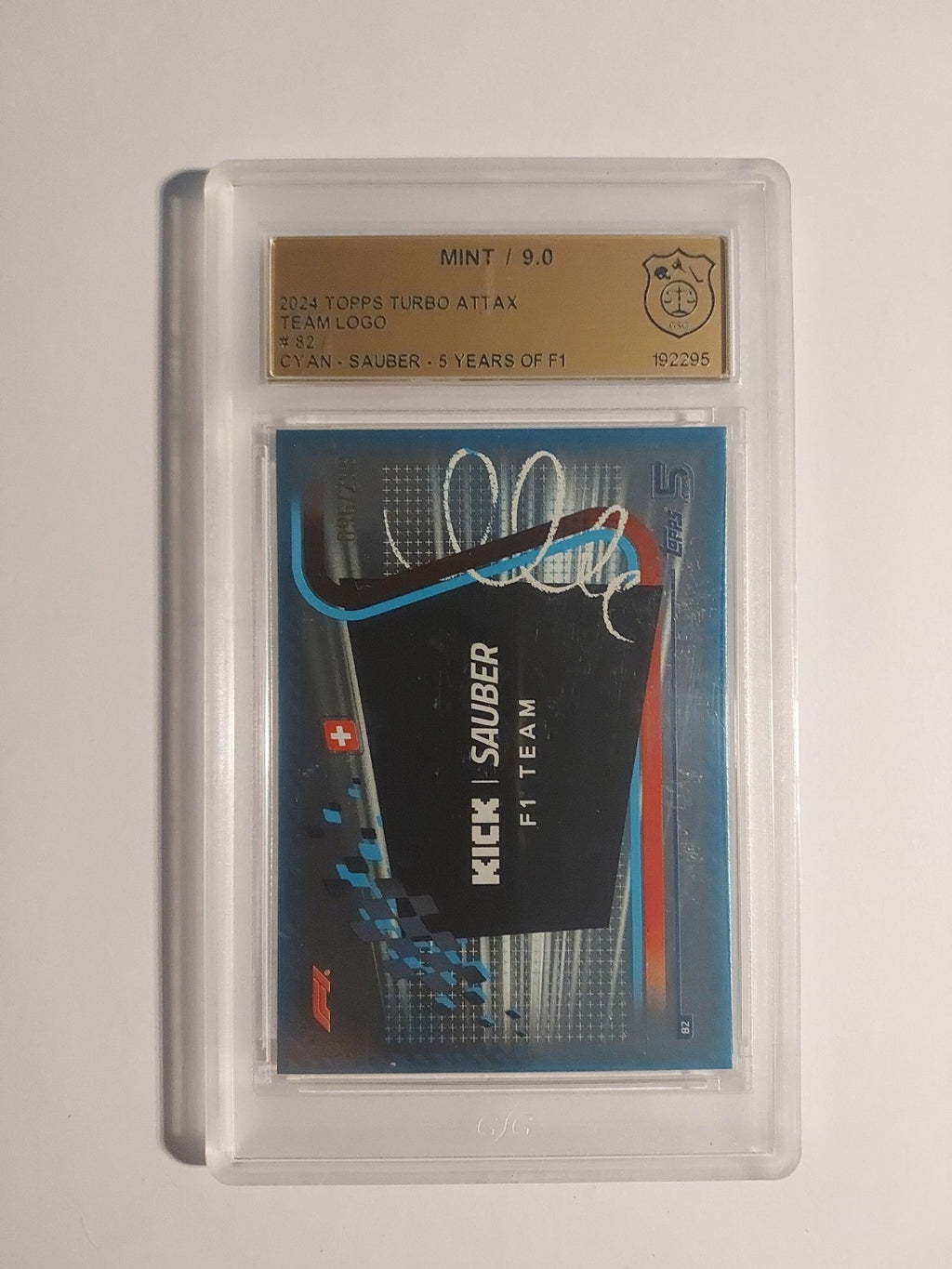 Topps Turbo 2024 Kick Sauber Formel 1 Team GSG 9 = PSA Blue Parallel 96/299 – Bild 1