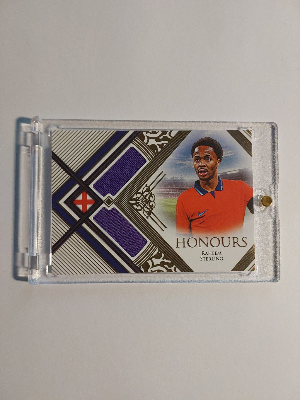 Futera Unique 2025 Raheem Sterling Patch Relic England Chelsea Parallel 9/20 – Bild 1