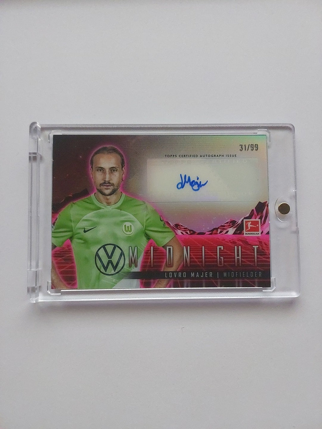 Topps Midnight Bundesliga 2023-24 Lovro Majer Wolfsburg Auto Nummeriert 31/99 – Bild 1
