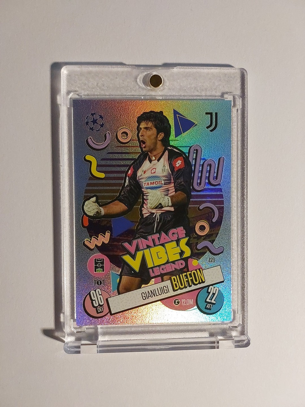 Topps Match Attax 2024-25 Gianluigi Buffon Juventus Parallel Refractor Insert – Bild 1
