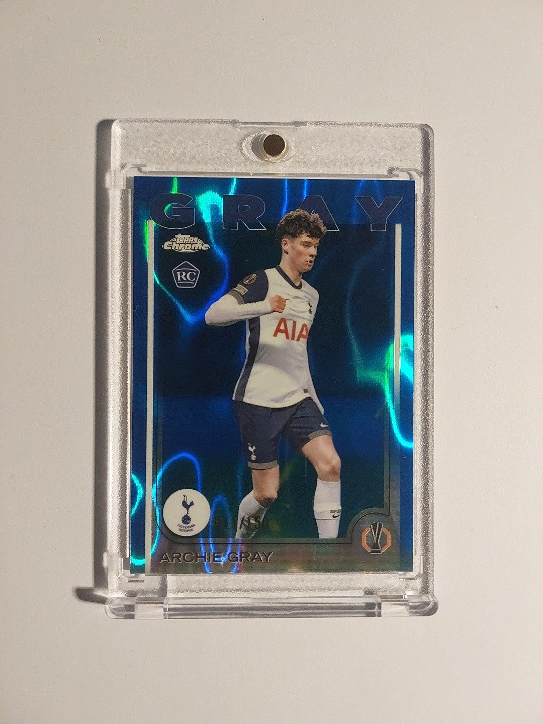 Topps UCC Flagship 2024-25 Archie Gray Tottenham Parallel 11/150 Refractor RC – Bild 1