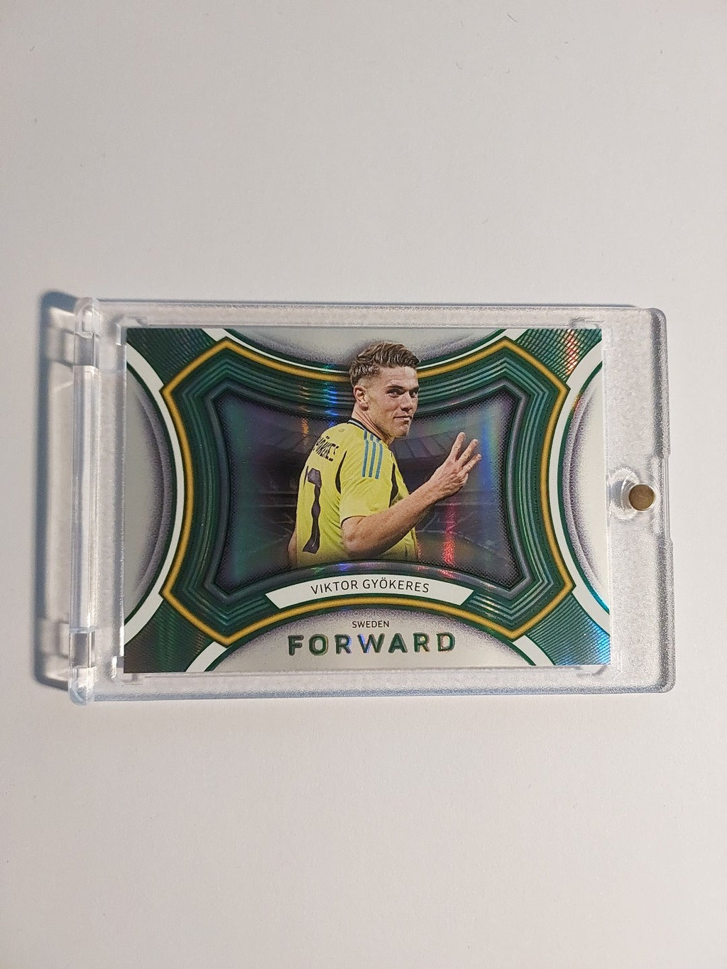 Futera Platinum 2025 Viktor Gyökeres Arsenal Schweden Parallel 7/25 Refractor – Bild 1
