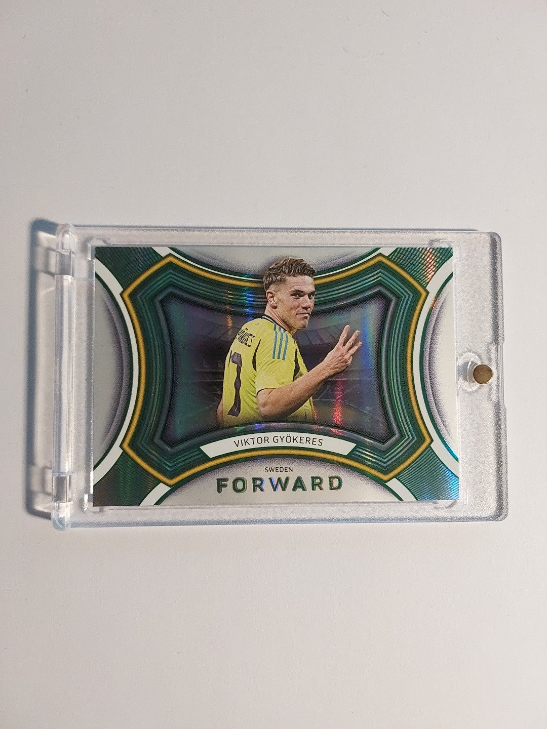 Futera Platinum 2025 Viktor Gyökeres Arsenal Schweden Parallel 7/25 Refractor – Bild 1