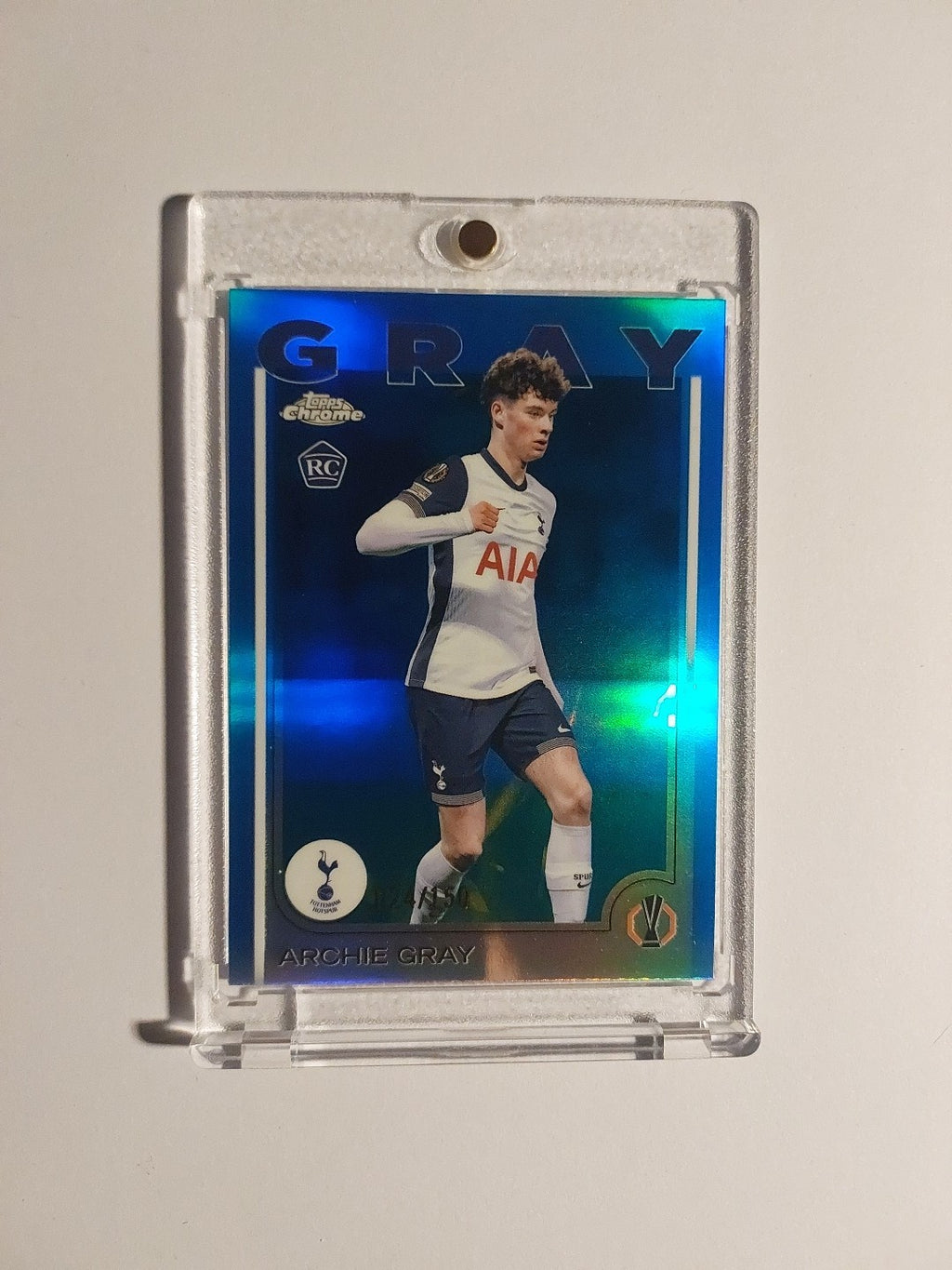 Topps UCC Flagship 2024-25 Archie Gray Tottenham Parallel 24/150 Refractor RC – Bild 1