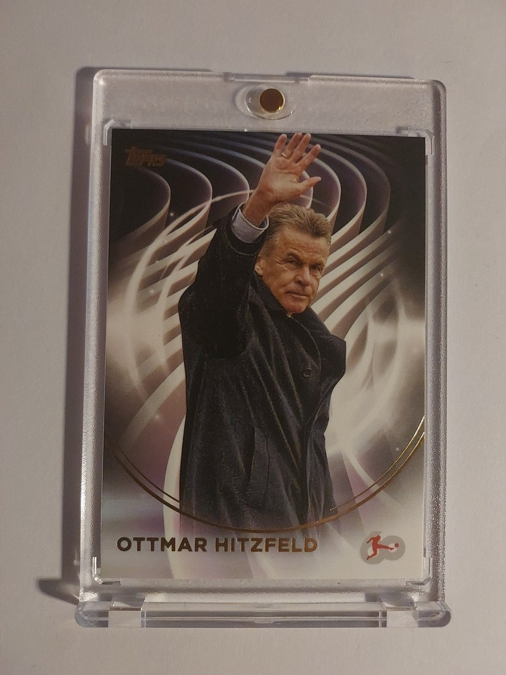 Topps 60 Jahre Bundesliga 2023-24 Ottmar Hitzfeld (BVB, Bayern) Limited Parallel – Bild 1