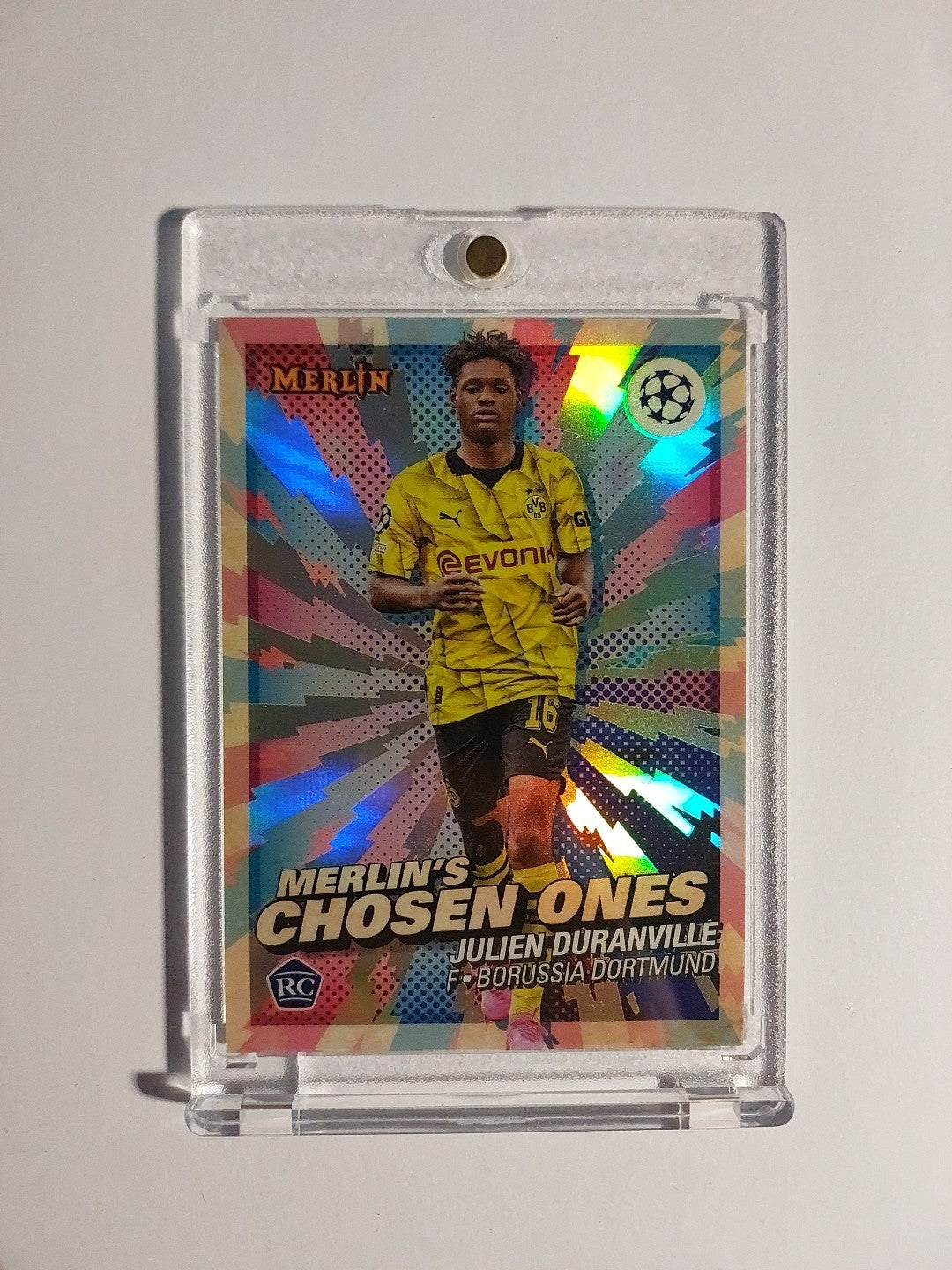 Topps Merlin 2023-24 Julien Duranville Dortmund Parallel Refractor Rookie Insert – Bild 1