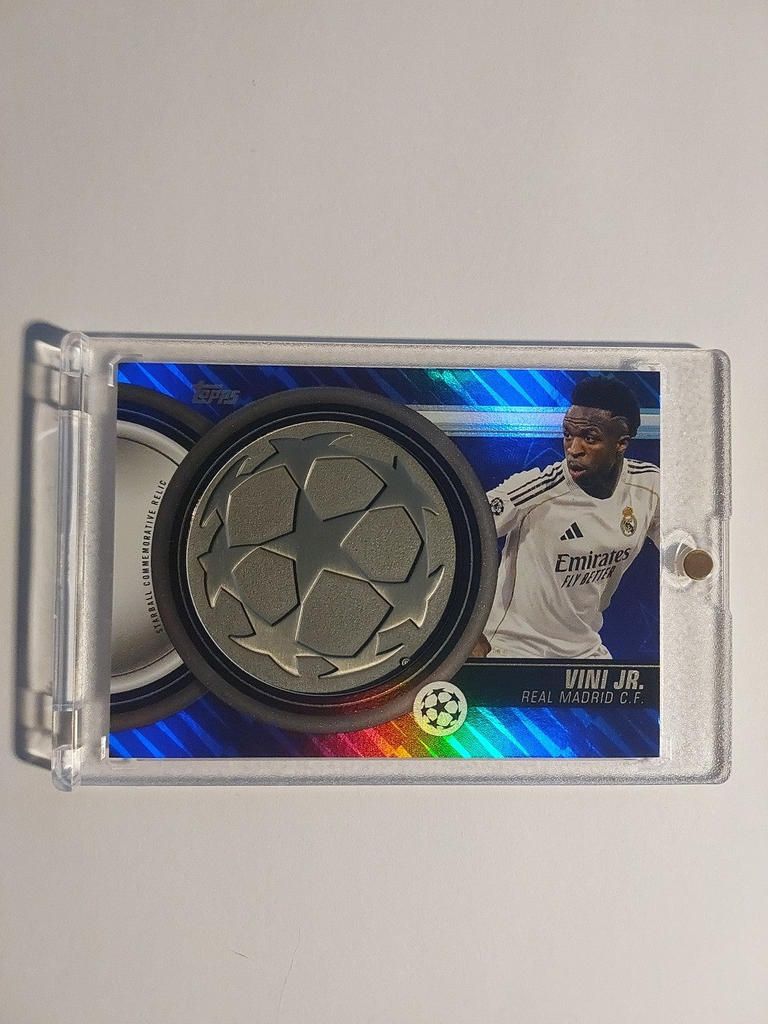 Topps UCC Flagship 2025-26 Vini Jr Real Madrid Starball Relic Parallel Refractor – Bild 1
