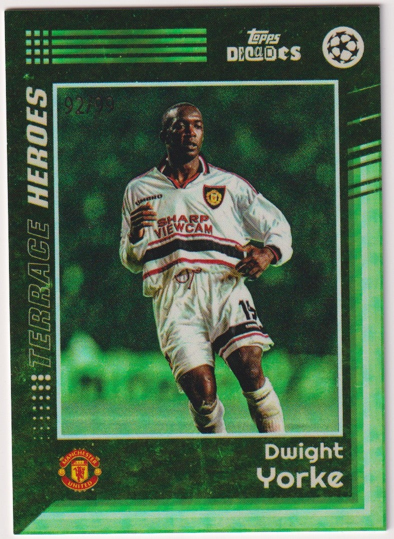 Topps Decades 2024-25 Dwight Yorke Manchester United Parallel 92/99 Refractor – Bild 1