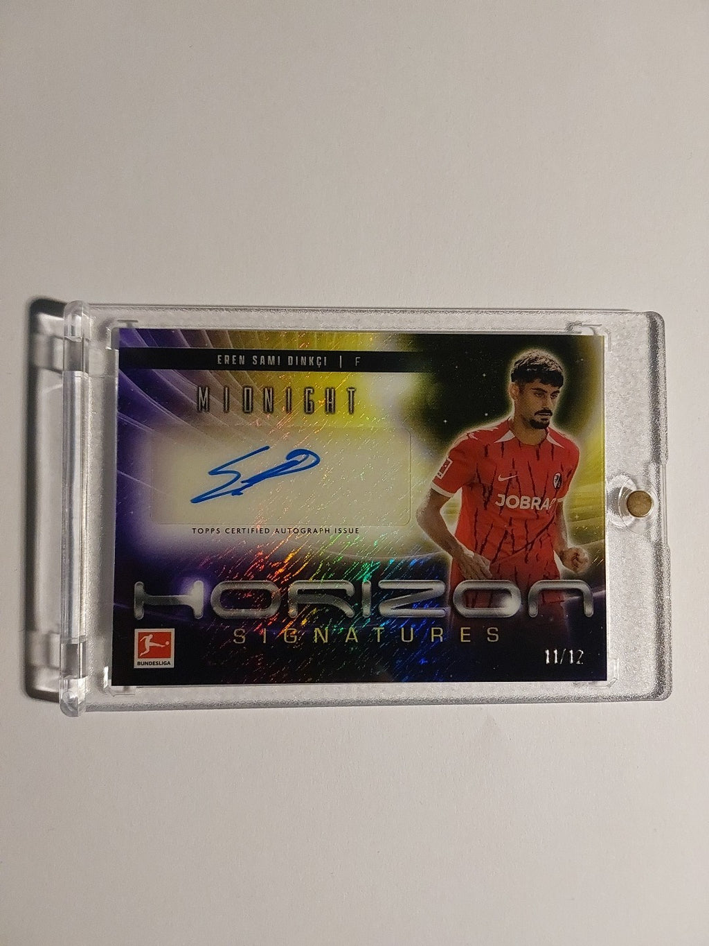 Topps Midnight Bundesliga 2024-25 Eren Sami Dinkci Auto Freiburg Parallel 11/12 – Bild 1