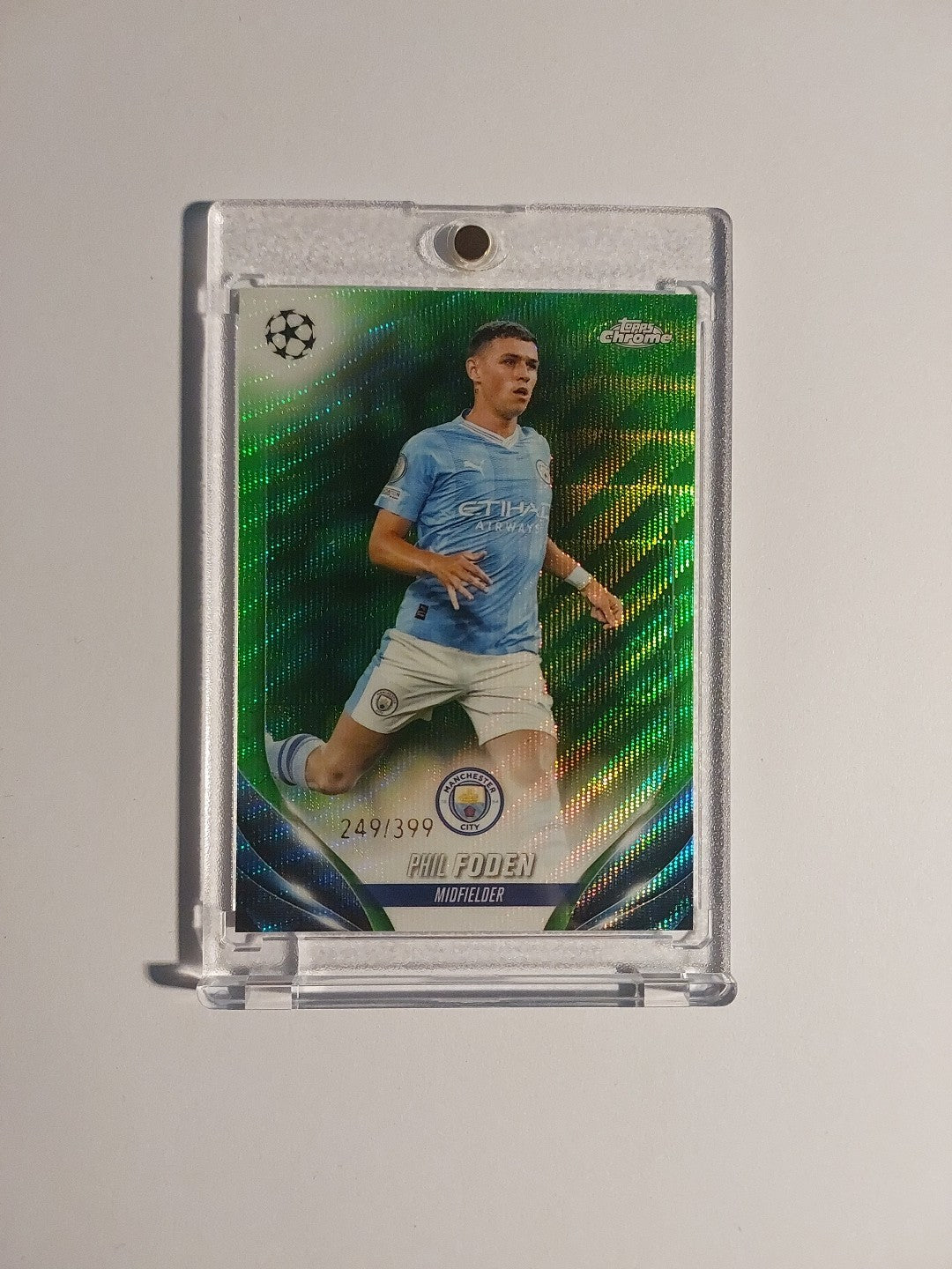 Topps UCC Chrome 2023-24 Phil Foden Manchester City Parallel 249/399 Refractor – Bild 1