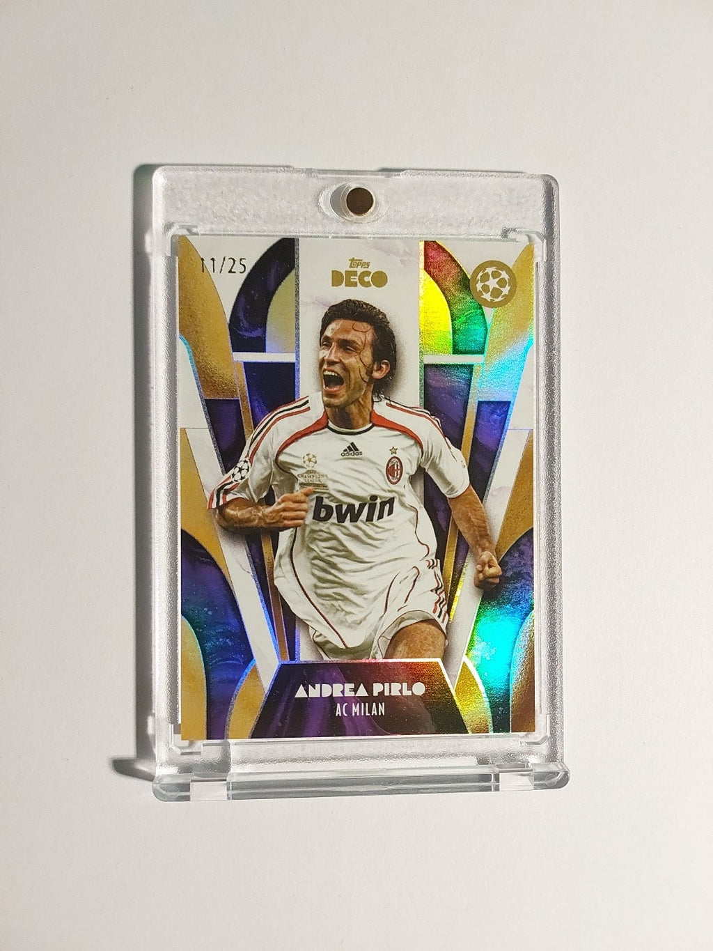 Topps Deco 2024-25 Andrea Pirlo AC Mailand Parallel 11/25 Refractor Rainbow Rare – Bild 1
