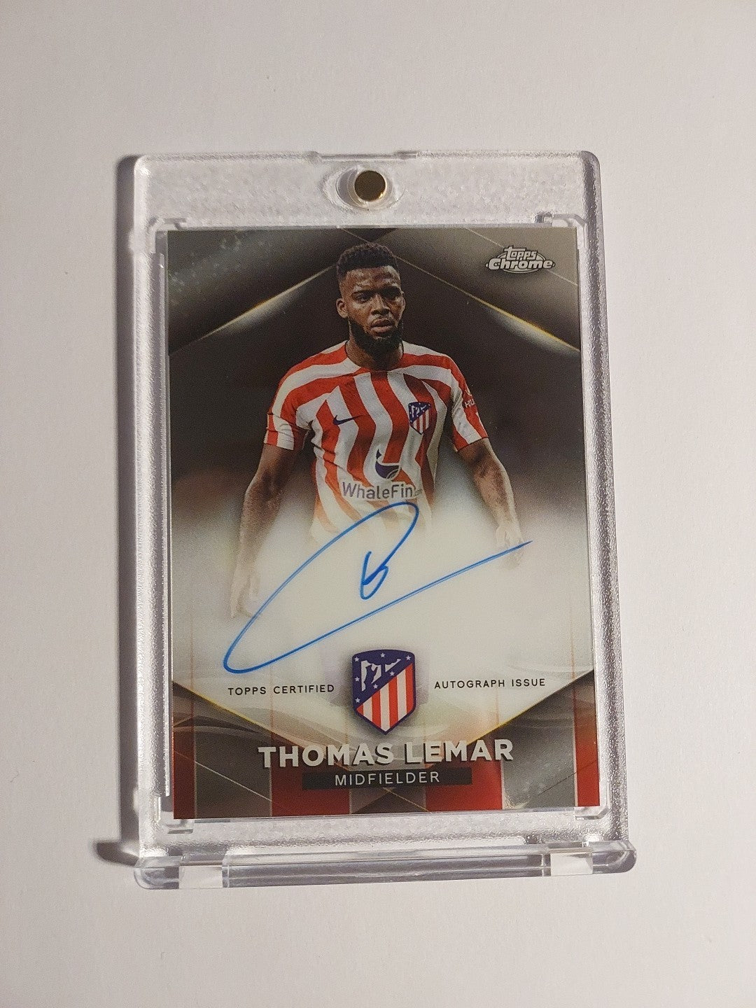 Topps Chrome 2022-23 Thomas Lemar Atletico Madrid On Card Auto Numbered 45/75 – Bild 1