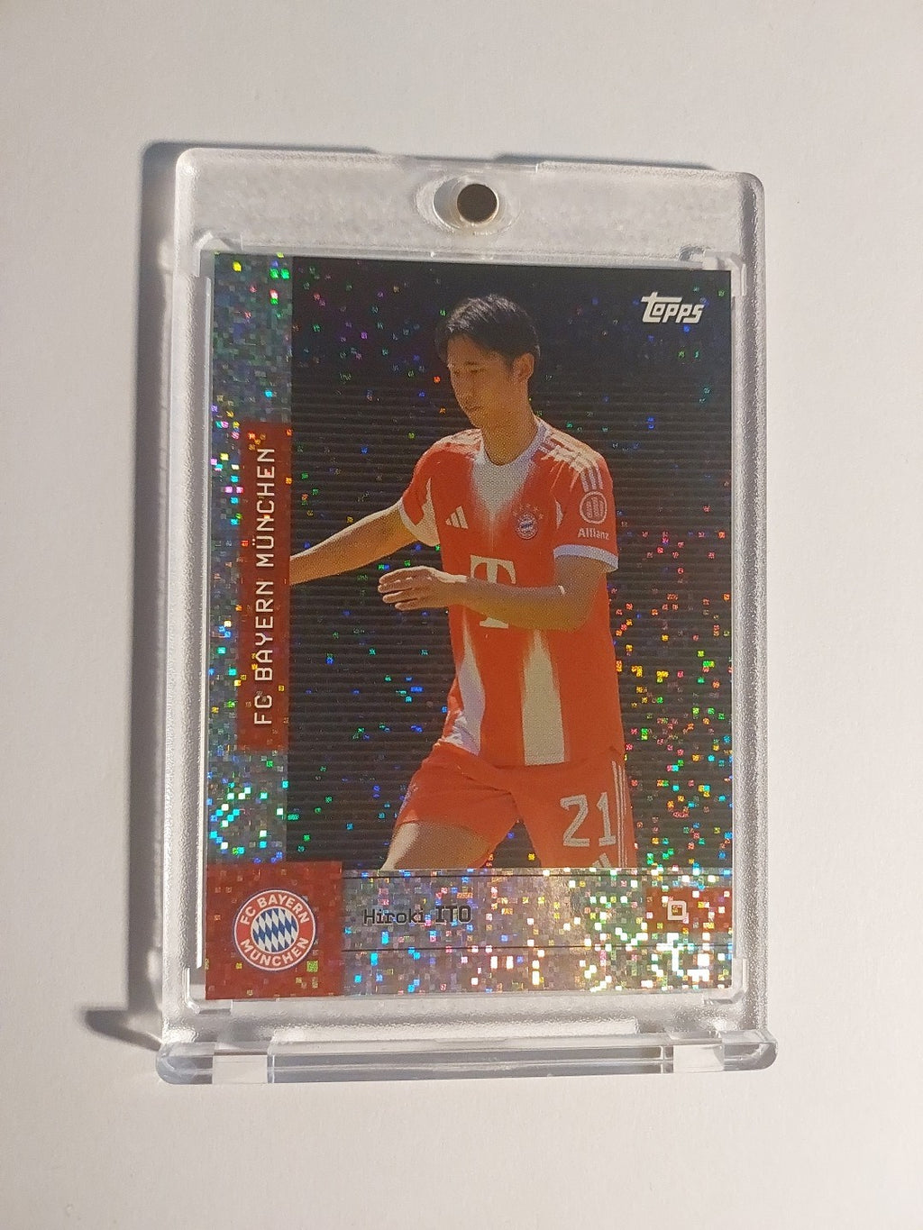 Topps Bayern Team Set 2025-26 Hiroki Ito Parallel 49/50 Refractor Ultra Rare Hit – Bild 1
