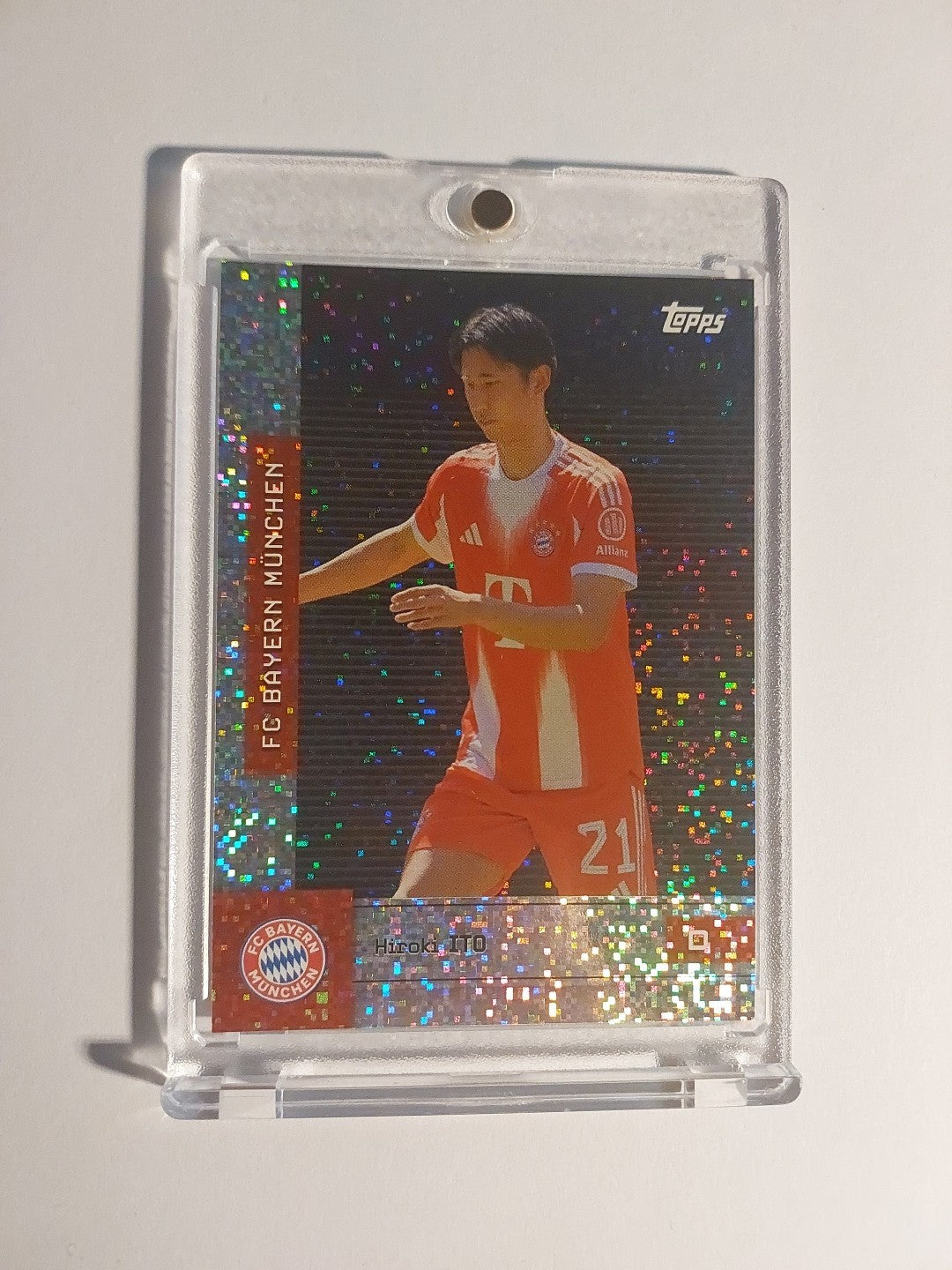Topps Bayern Team Set 2025-26 Hiroki Ito Parallel 49/50 Refractor Ultra Rare Hit – Bild 1