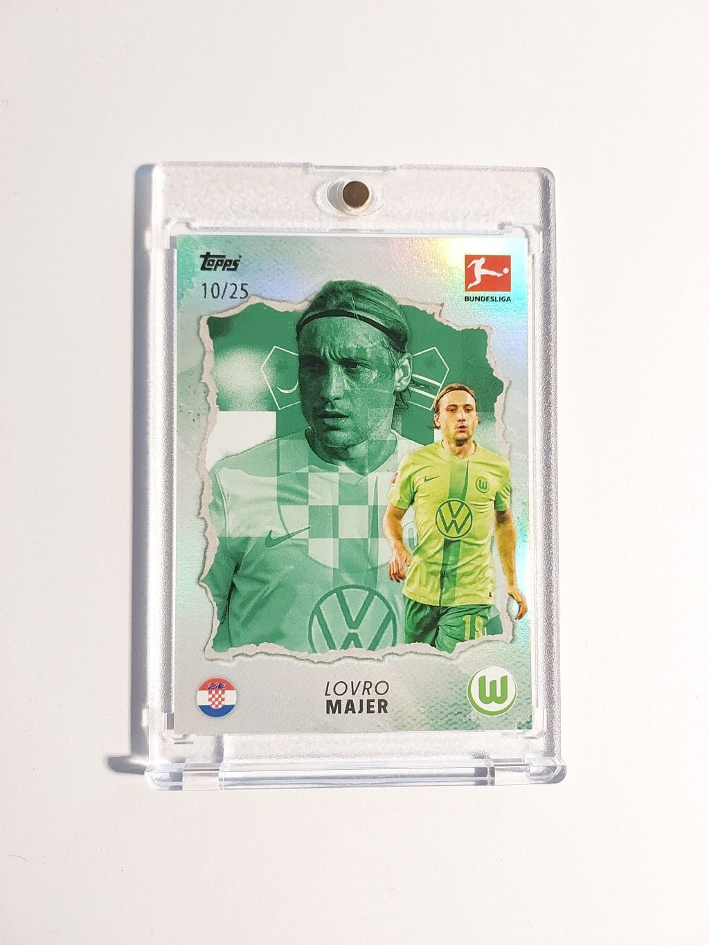 Topps International Stars 2024-25 Lovro Majer Wolfsburg Parallel 10/25 Refractor – Bild 1