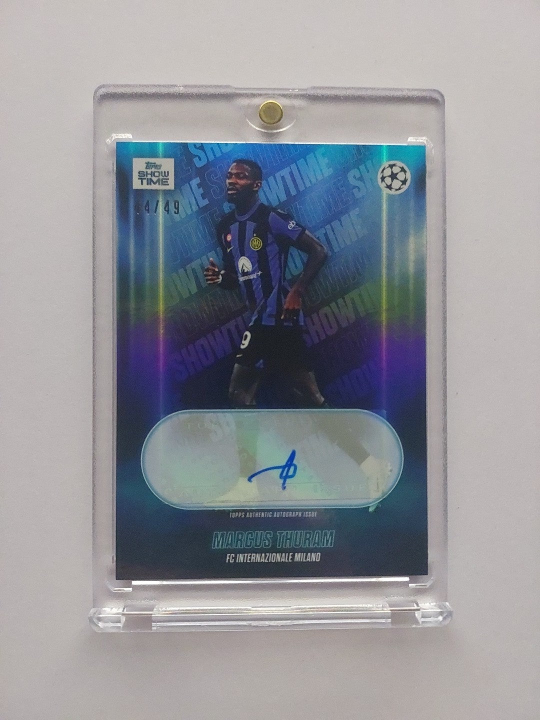 Topps Show Time 2023-24 Marcus Thuram Inter Mailand (Parallel: 44/49 + Auto) – Bild 1