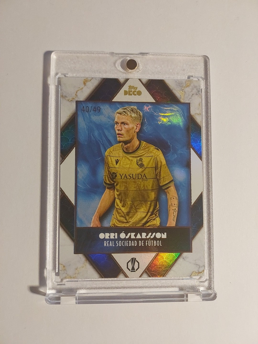 Topps UCC Deko 2023-24 Orri Oskarsson Real Sociedad Nummeriert 40/49 Parallel – Bild 1