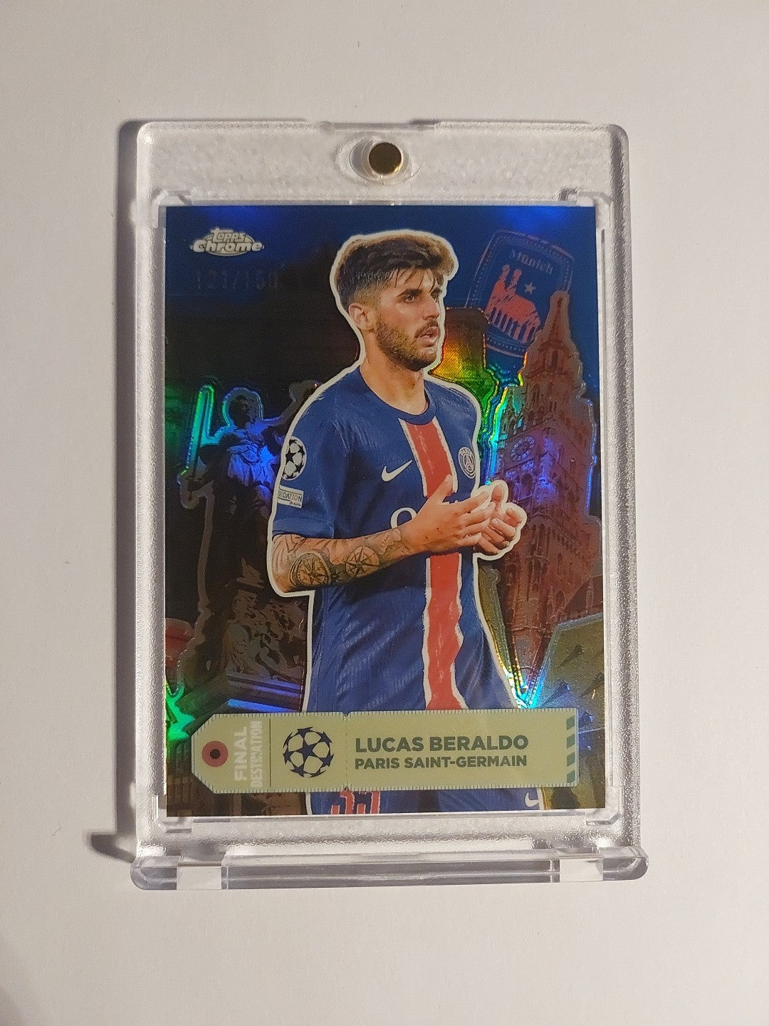 Topps Chrome 2024-25 Lucas Beraldo PSG Numbered 121/150 Parallel Parallel – Bild 1