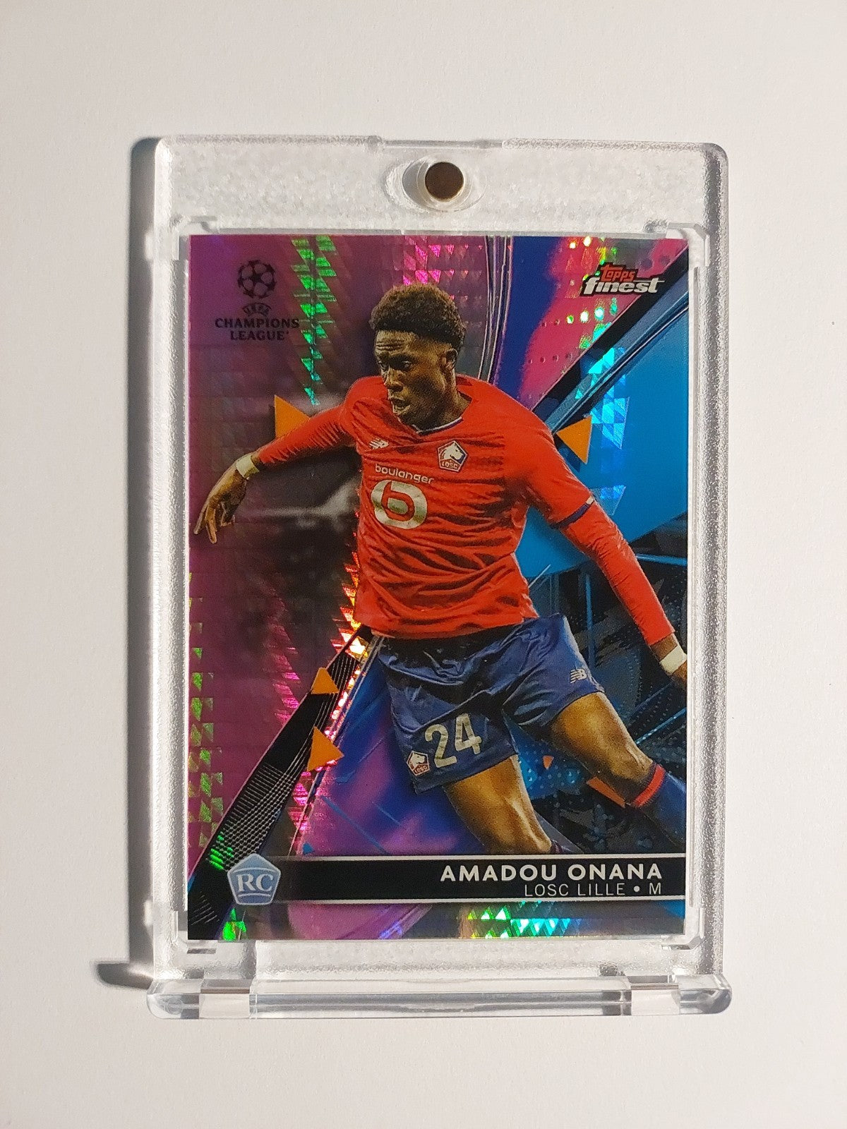 Topps Finest 2021-22 Amadou Onana Rookie LOSC Lille Parallel 106/125 Refractor – Bild 1