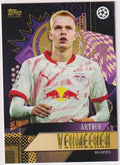 Topps Current 2023-24 Arthur Vermeeren RB Leipzig UEFA Champions League Parallel – Bild 1