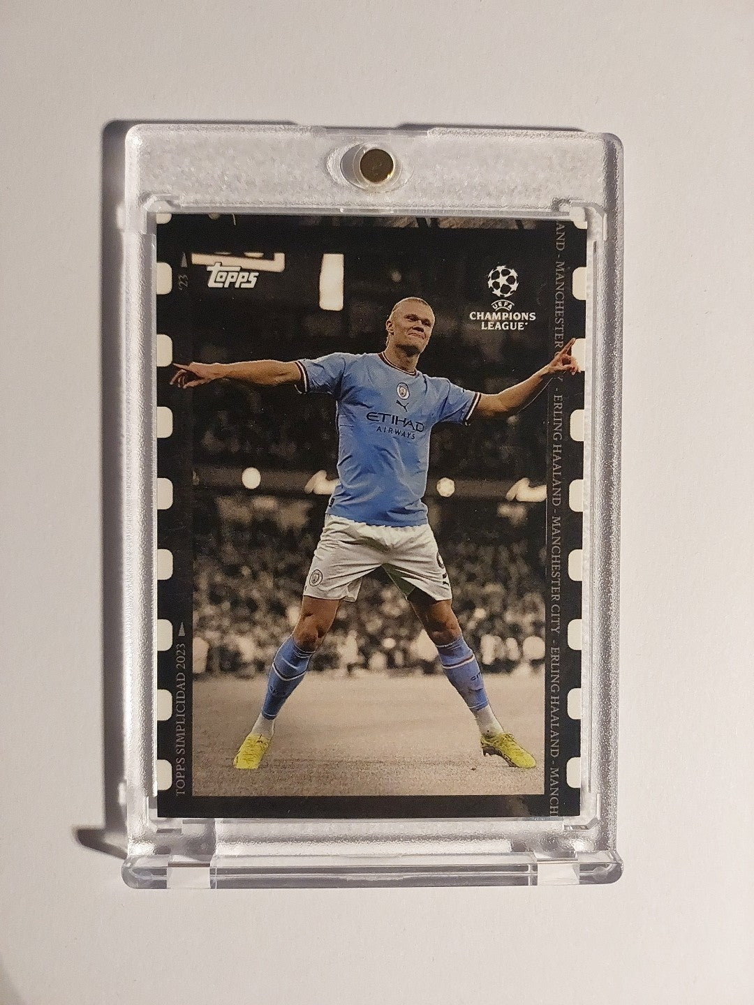 Topps Simplicidad 2022-23 Erling Haaland Manchester City Parallel Ultra Rare Hit – Bild 1