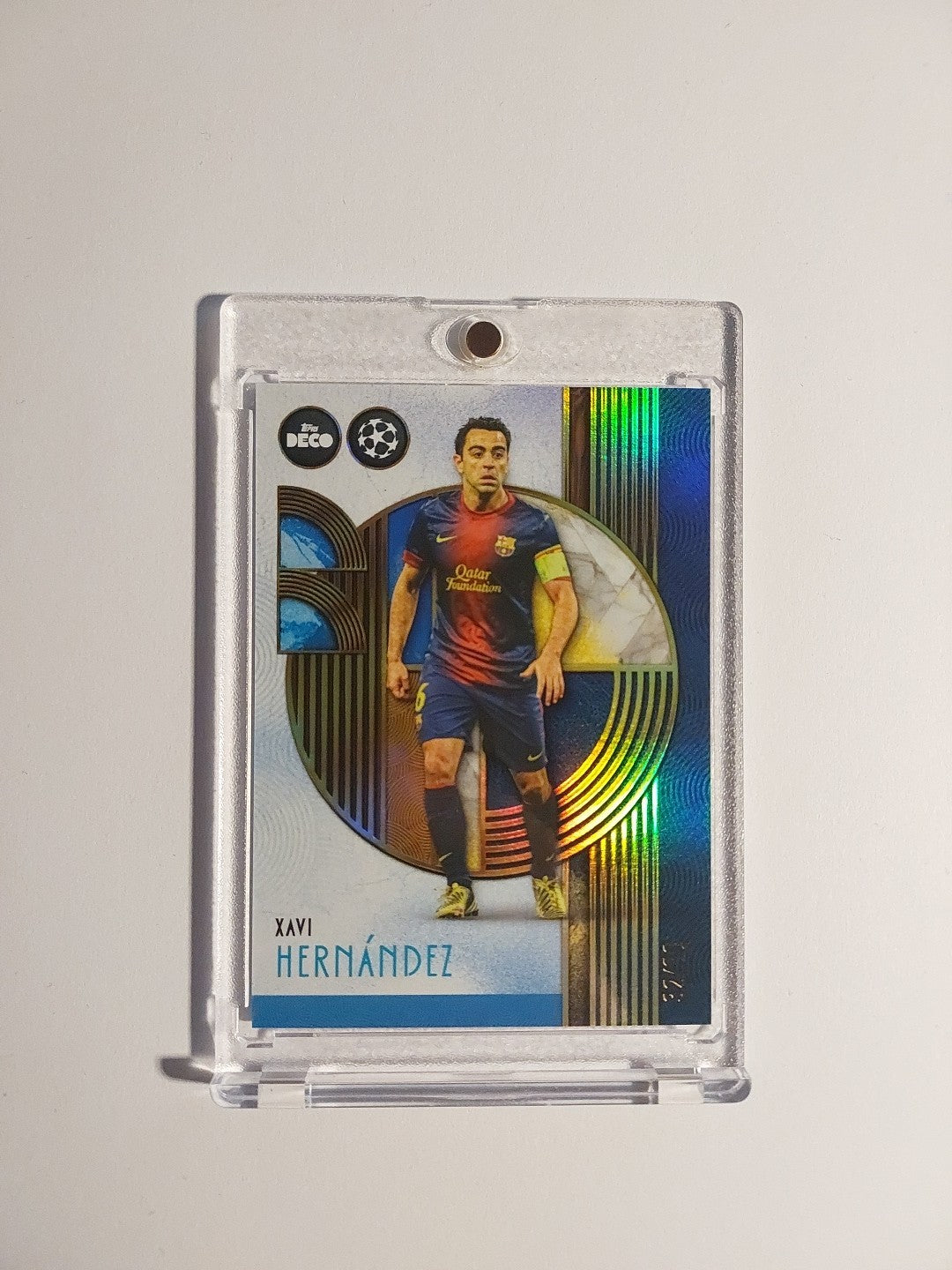 Topps UCC Deco 2025-26 Xavi Hernandez Barcelona Parallel 32/99 Refractor Rare – Bild 1