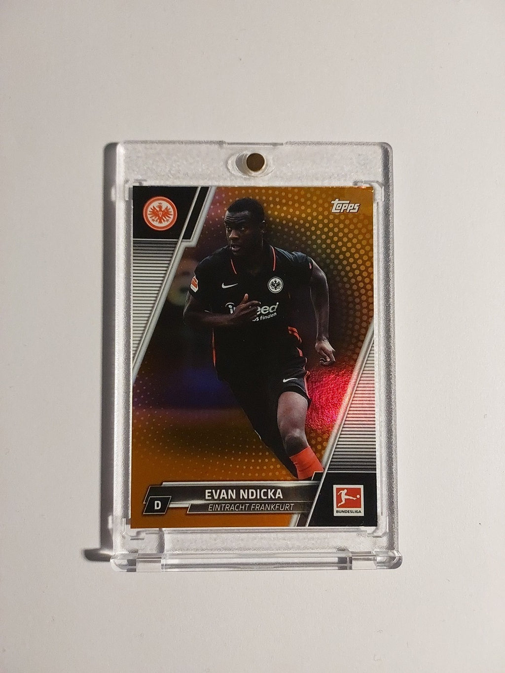 Topps Bundesliga 2021-22 Evan Ndicka Eintracht Parallel 20/25 Refractor Rare Hit – Bild 1