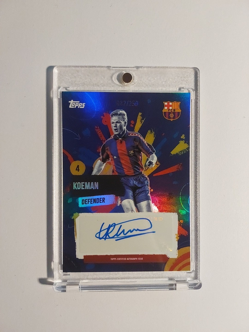 Topps Barcelona Team Set 2024-25 Ronald Koeman Auto Parallel 82/250 Refractor – Bild 1