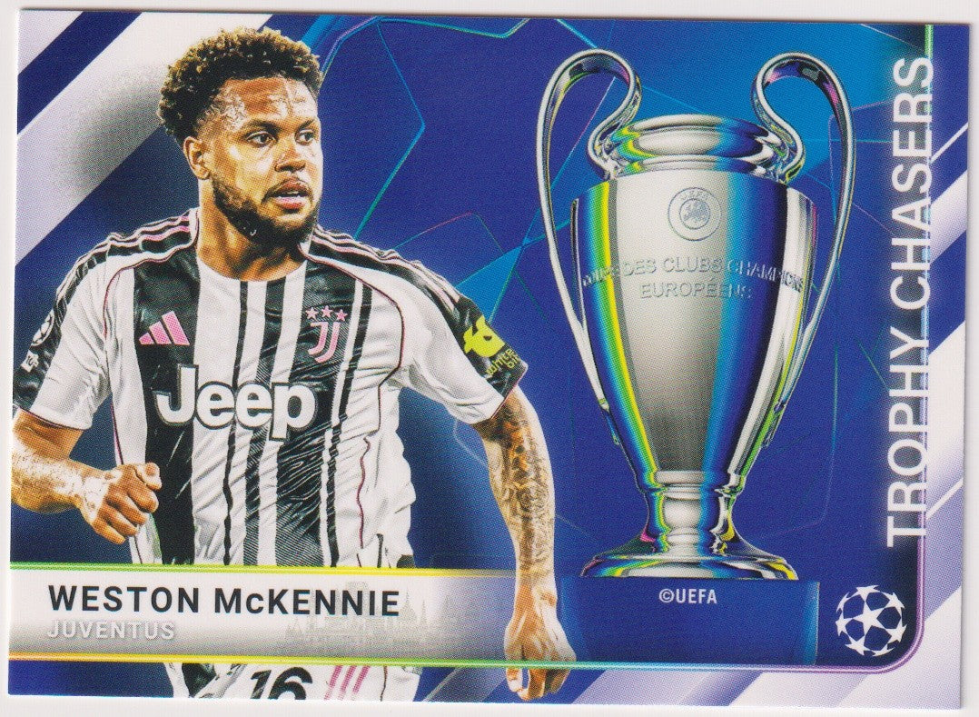 Topps Champions League 2024-25 Weston McKennie Juventus Trophy Chasers Parallel – Bild 1