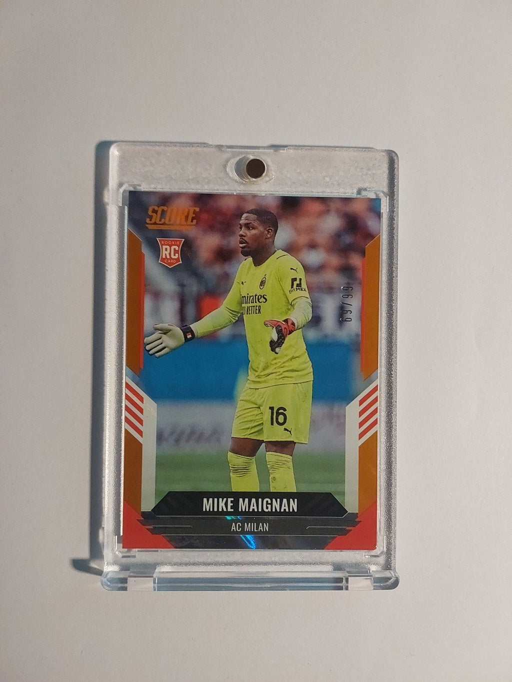 Panini Score 2021-22 Mike Maignan AC Mailand Parallel 69/99 Rookie Refractor Hit – Bild 1
