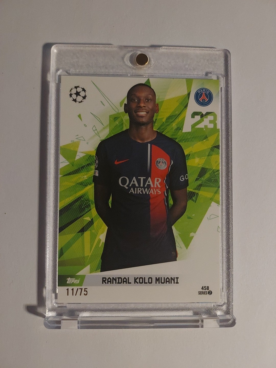 Topps UCC 2022-23 Randal Kolo Muani Paris Saint-Germain Numbered 11/75 Parallel – Bild 1