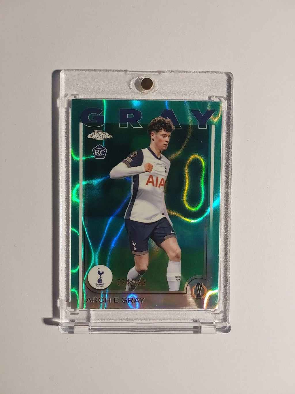 Topps UCC Flagship 2024-25 Archie Gray Tottenham Parallel 24/199 Refractor RC – Bild 1