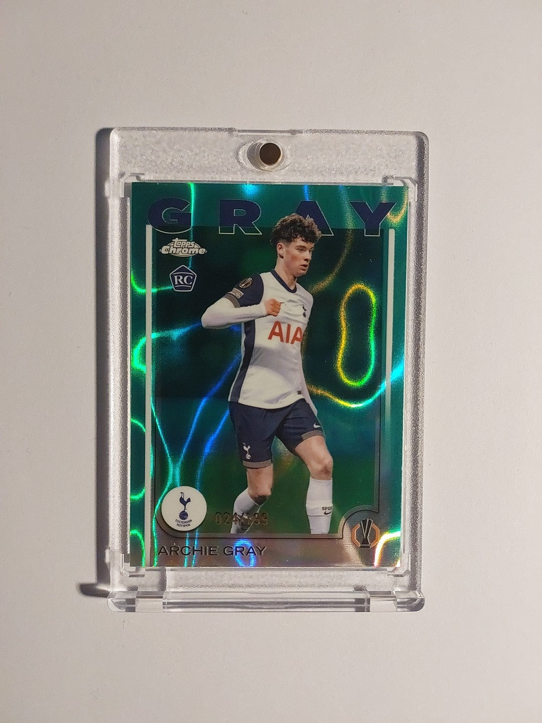 Topps UCC Flagship 2024-25 Archie Gray Tottenham Parallel 24/199 Refractor RC – Bild 1