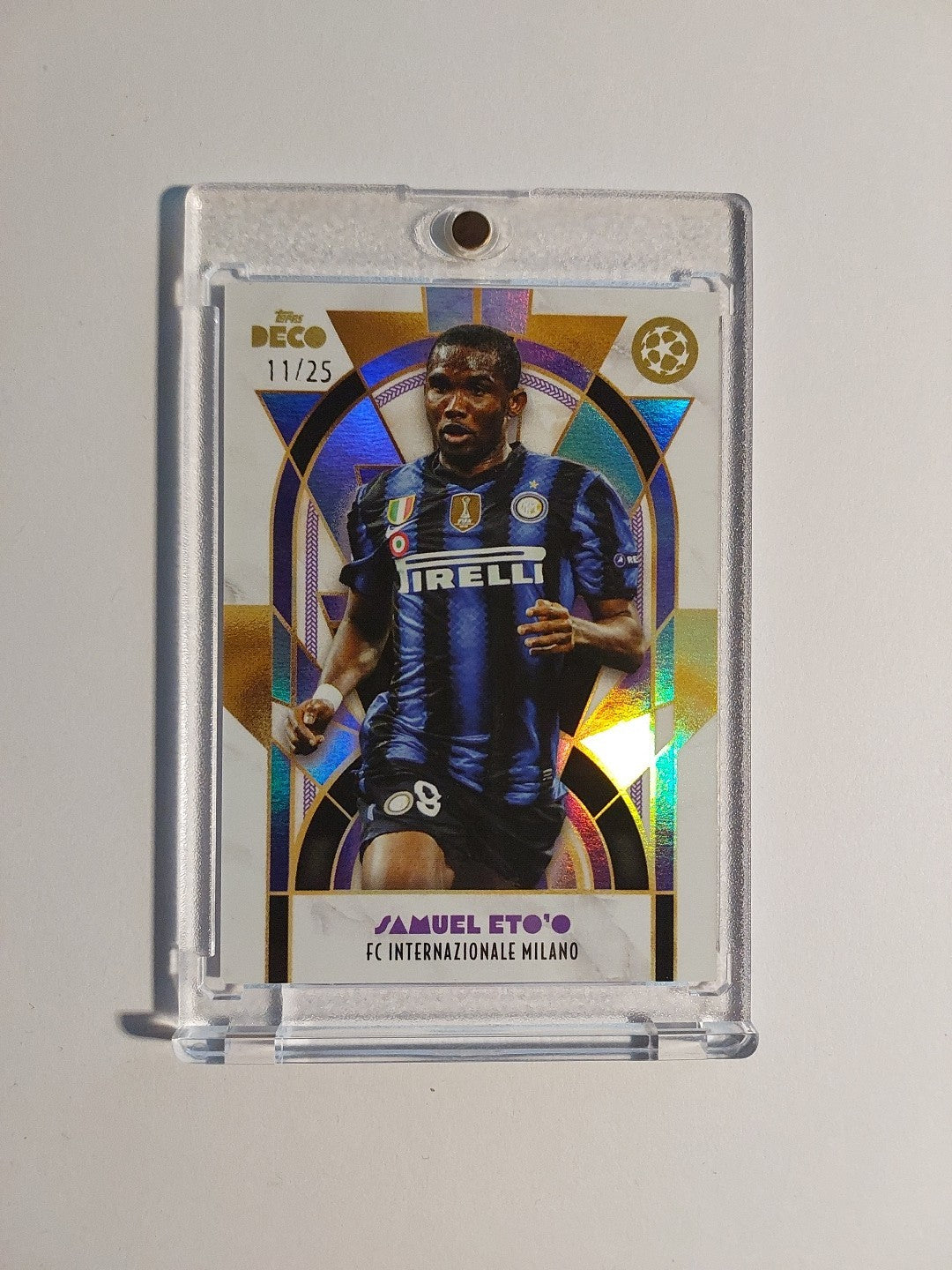 Topps UCC Deco 2024-25 Samuel Eto'o Inter Mailand Parallel 11/25 Refractor Rare – Bild 1