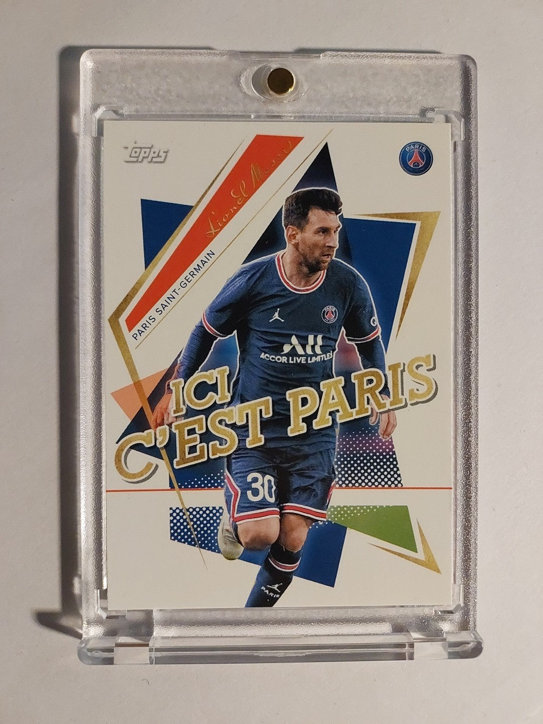 Topps Paris Saint-Germain Team Set 2021-22 Lionel Messi Parallel Ultra Rare Hit – Bild 1