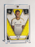 Topps UCC Stars 2023-24 Vinicius Jr. Real Madrid Insert Parallel Ultra Rare Hit – Bild 1