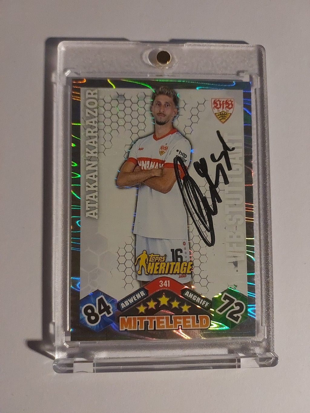 Topps Match Attax 2023-24 Atakan Karazor VFB Stuttgart (On Card Auto) – Bild 1