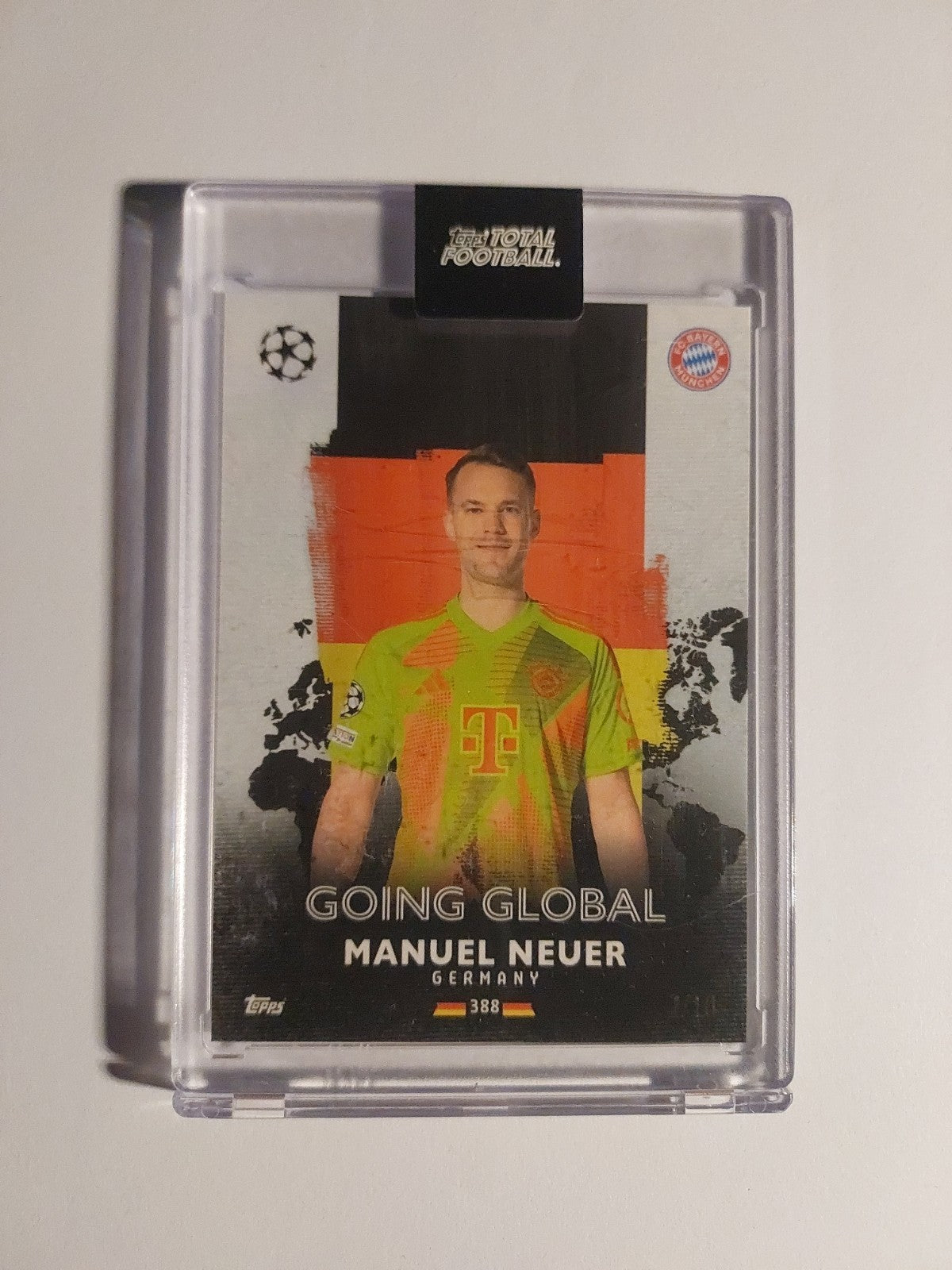 Topps Total Football 2024-25 Manuel Neuer Bayern München Black Parallel 7/10 Hit – Bild 1