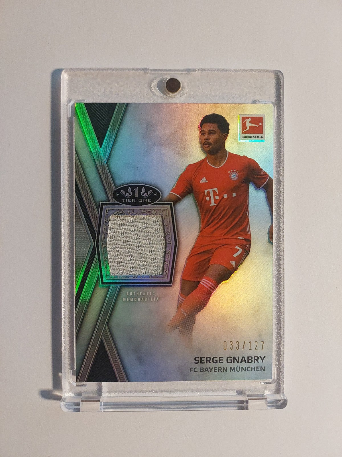 Topps Tier One 2020-21 Serge Gnabry Patch Relic Bayern München Parallel 33/127 – Bild 1