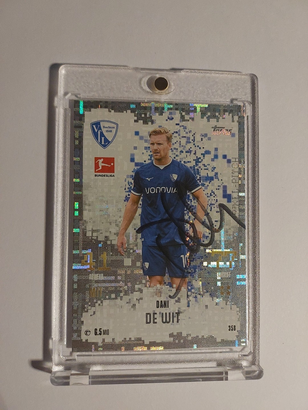 Topps 2024-25 Dani De Wit Vfl Bochum On Card Auto Parallel Ultra Rare Refractor – Bild 1