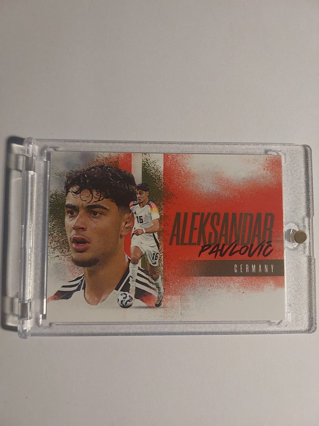 Futera Unique 2024-25 Aleksandar Pavlovic Deutschland Bayern München Parallel – Bild 1