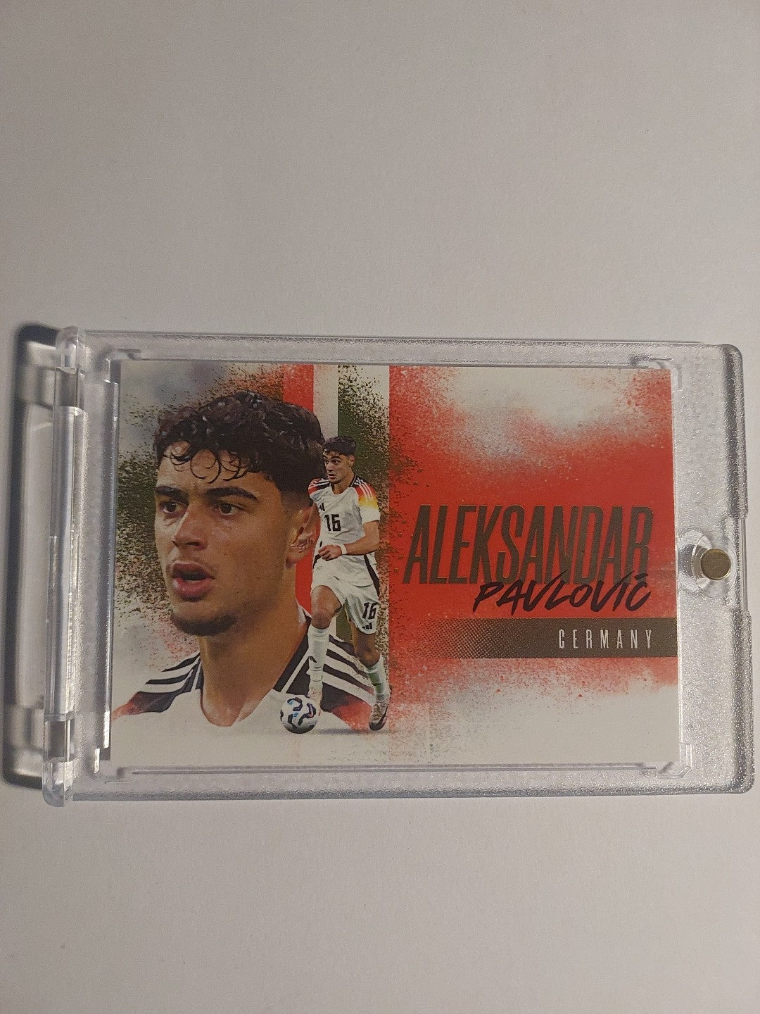 Futera Unique 2024-25 Aleksandar Pavlovic Deutschland Bayern München Parallel – Bild 1