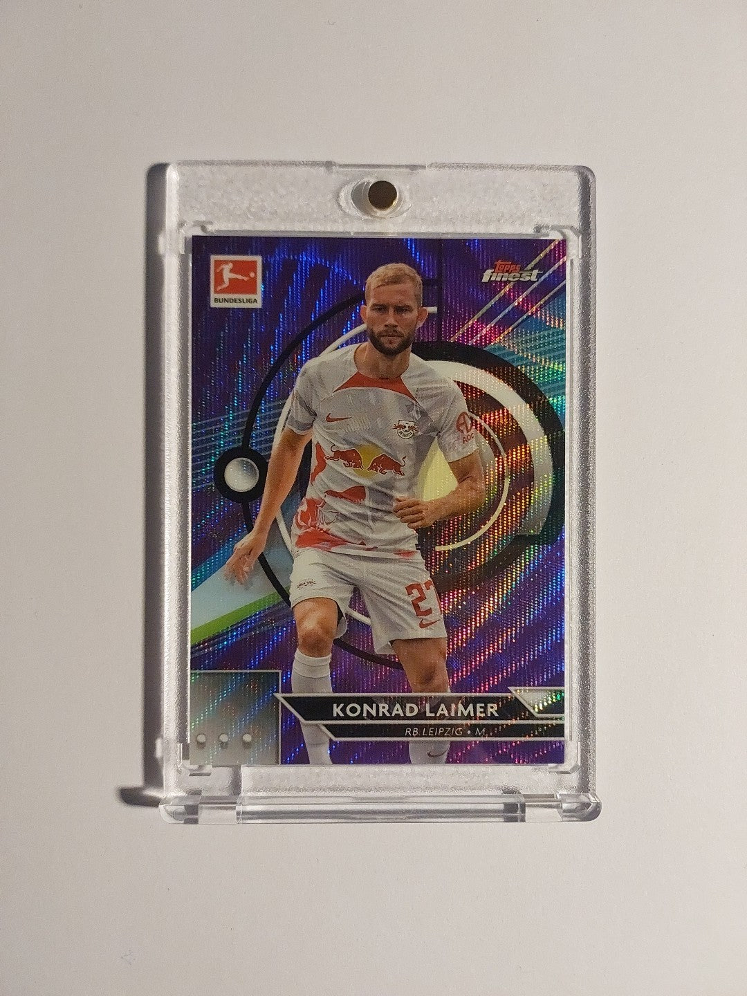 Topps Finest Bundesliga 2022-23 Konrad Laimer Leipzig Parallel 174/250 Refractor – Bild 1