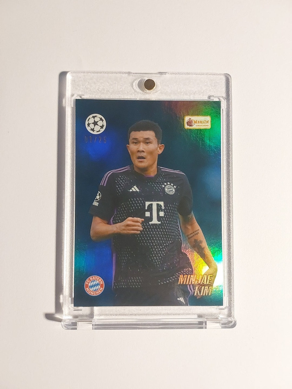 Topps Merlin 2022-23 Minjae Kim Bayern München Parallel 1/25 Refractor Rare Hit – Bild 1