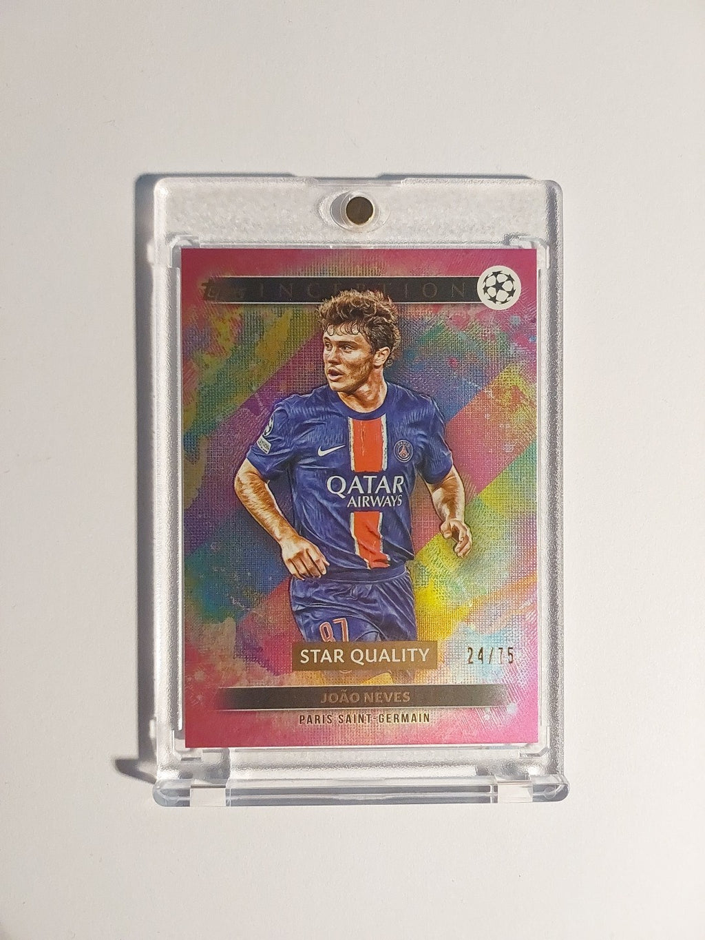 Topps Inception 2025-26 Joao Neves Paris Saint-Germain Parallel 24/75 Ultra Rare – Bild 1